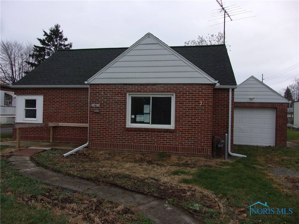 303 Midland Avenue, Findlay, Ohio image 1