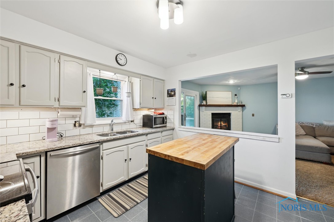 7806 Shaftesbury Drive, Sylvania, Ohio image 13