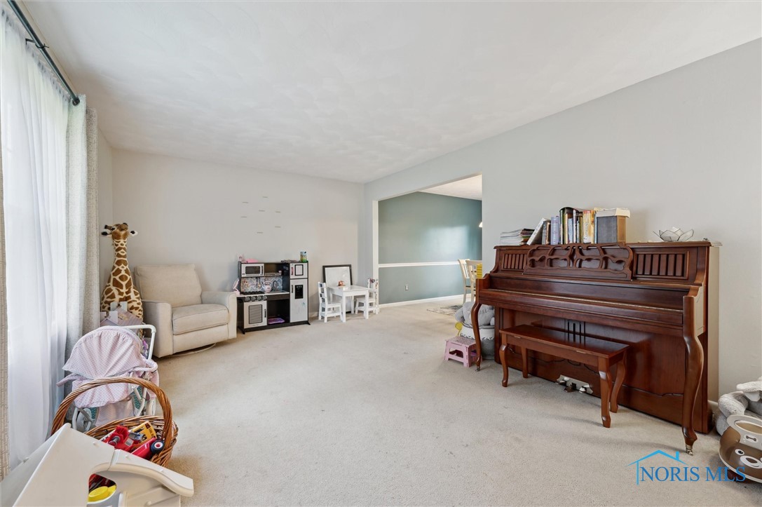 7806 Shaftesbury Drive, Sylvania, Ohio image 19