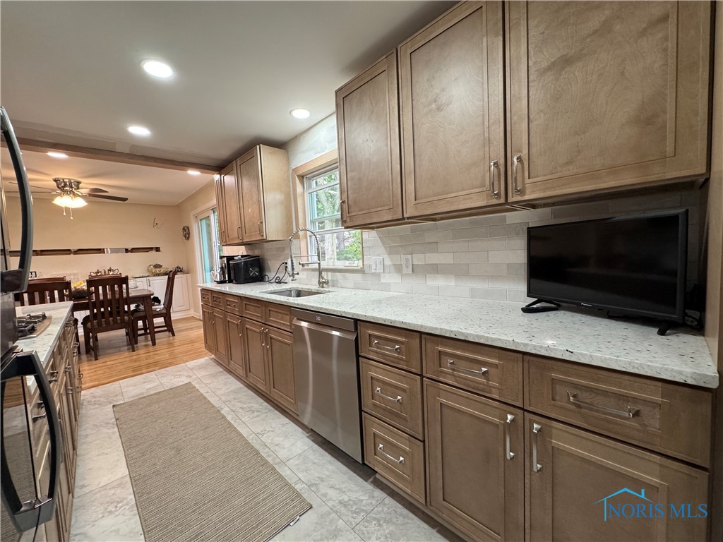 1226 Champe Road, Toledo, Ohio image 7