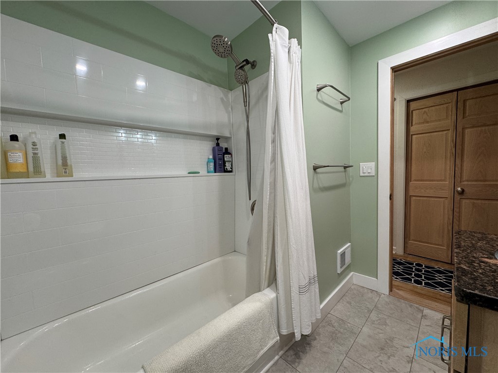 1226 Champe Road, Toledo, Ohio image 16