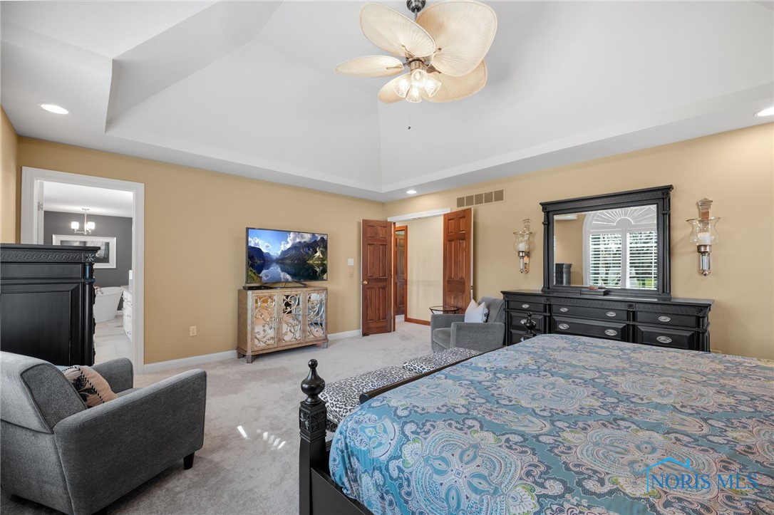 9114 Oak Valley Road, Holland, Ohio image 24