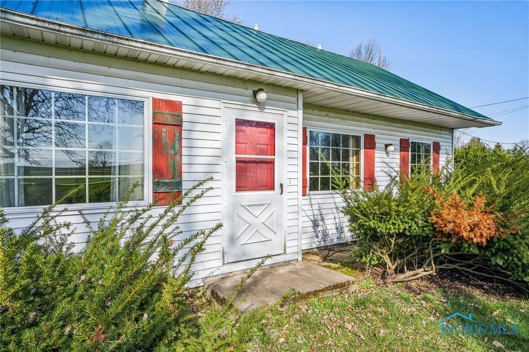 2435 Fostoria Road, Fostoria, Ohio image 18