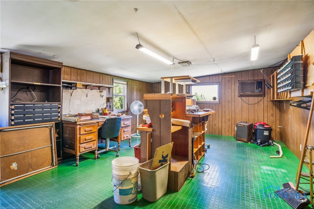 2435 Fostoria Road, Fostoria, Ohio image 44