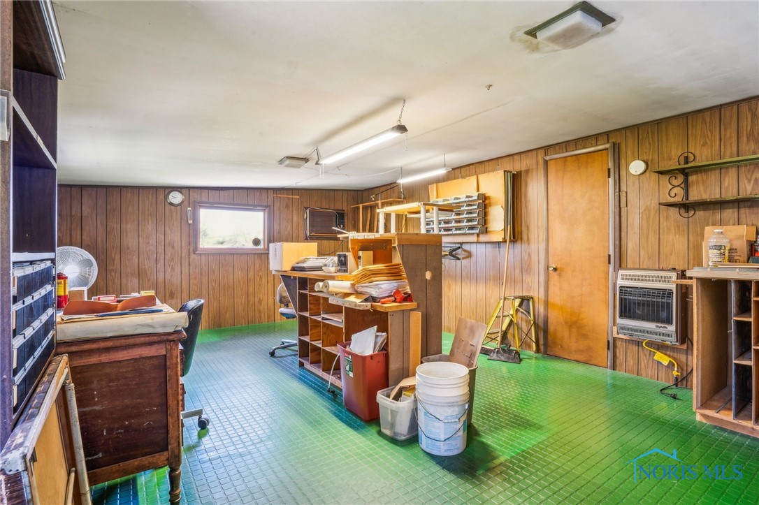2435 Fostoria Road, Fostoria, Ohio image 42