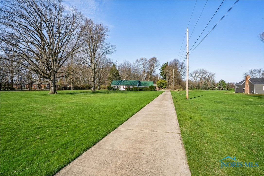 2435 Fostoria Road, Fostoria, Ohio image 4
