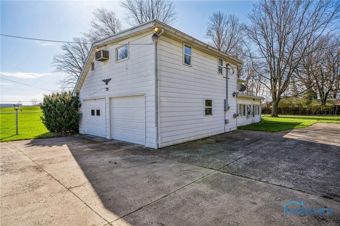 2435 Fostoria Road, Fostoria, Ohio image 14