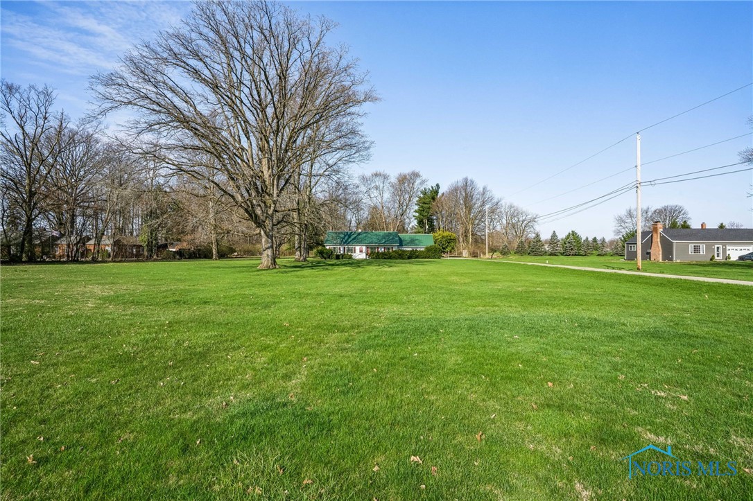 2435 Fostoria Road, Fostoria, Ohio image 2