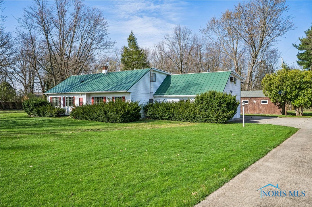 2435 Fostoria Road, Fostoria, Ohio image 6