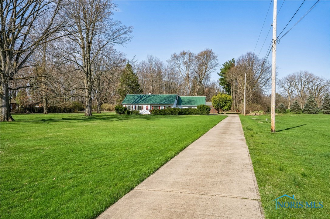 2435 Fostoria Road, Fostoria, Ohio image 3