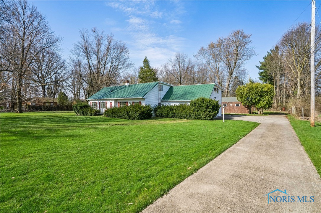 2435 Fostoria Road, Fostoria, Ohio image 5
