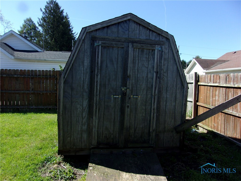417 Race Street, Clyde, Ohio image 4