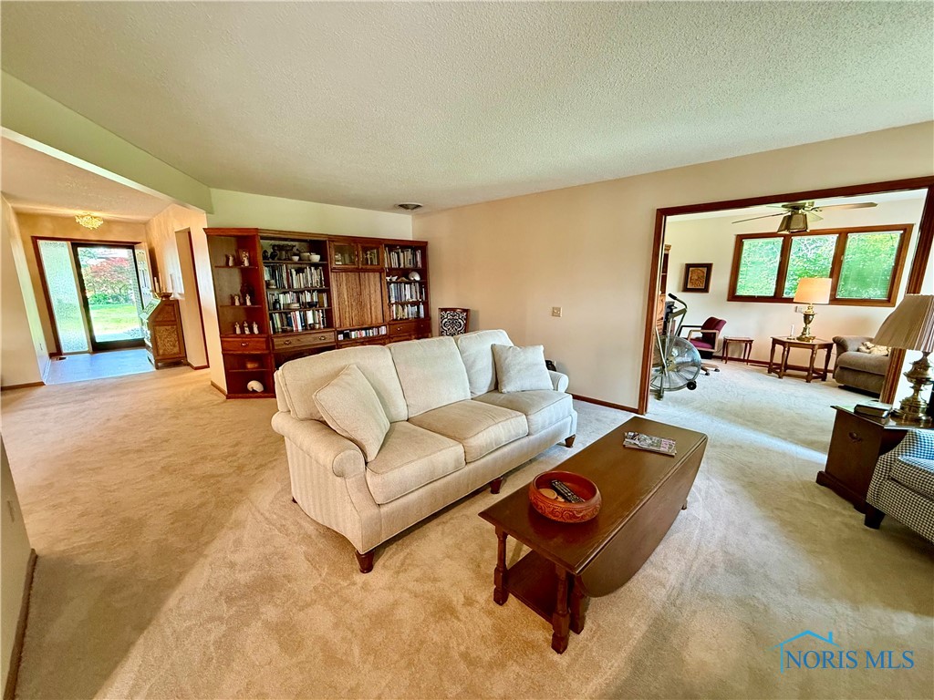 38 La Plas Drive, Findlay, Ohio image 8