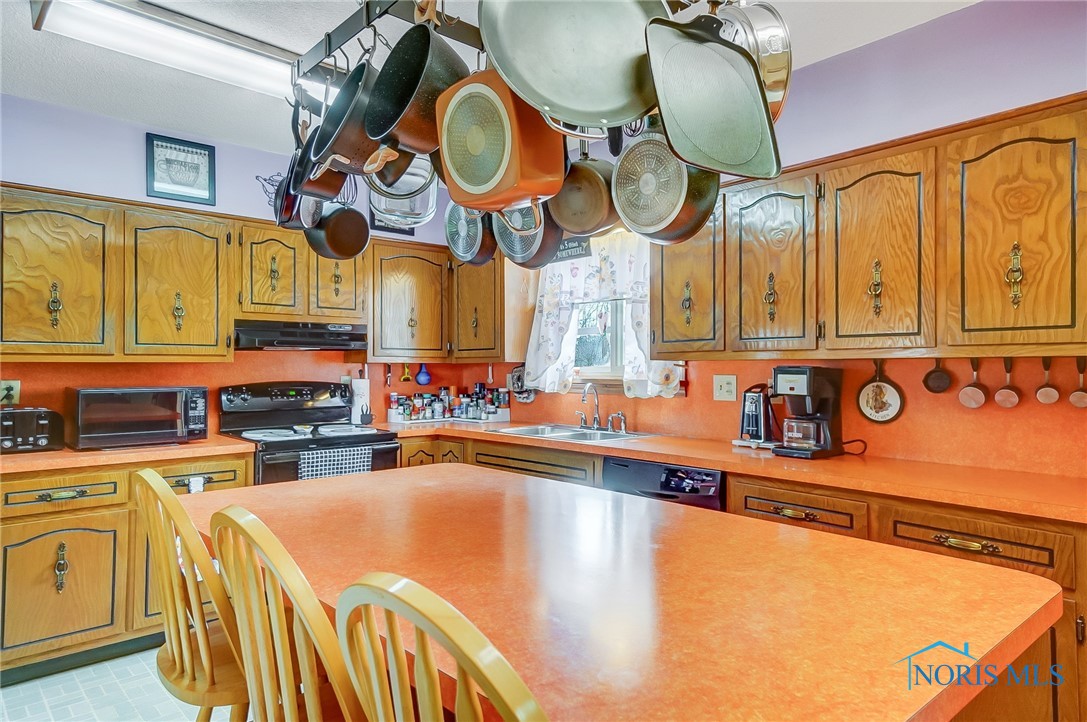 4943 Alexander Road, Pemberville, Ohio image 9