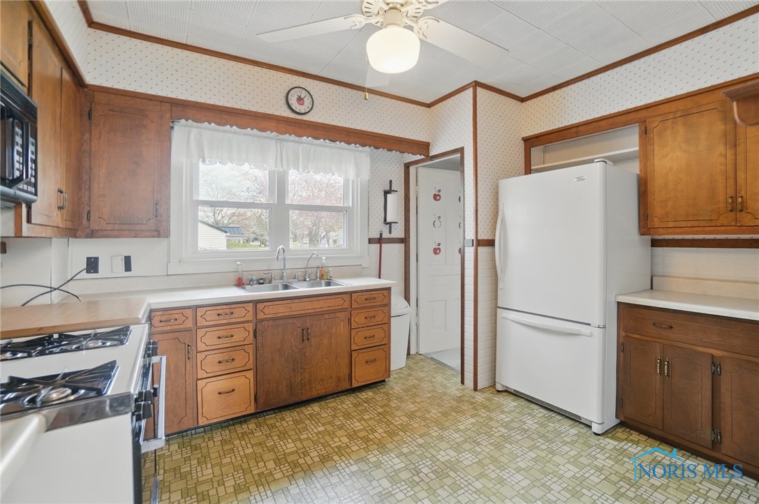 1024 Selby Street, Findlay, Ohio image 7