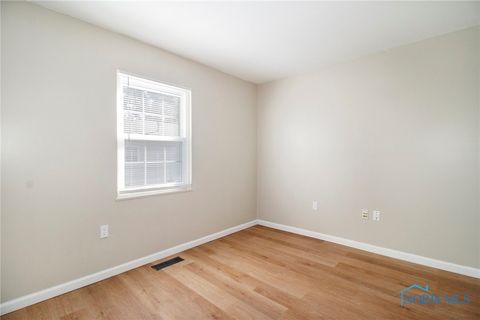 Tiny photo for 5662 Bernath Court #E, Toledo, OH 43615 (MLS # 6137011)