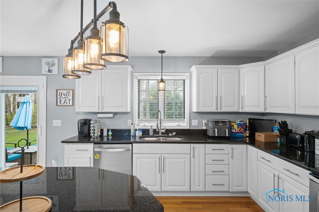 2328 Stonybrook Boulevard, Sylvania, Ohio image 17