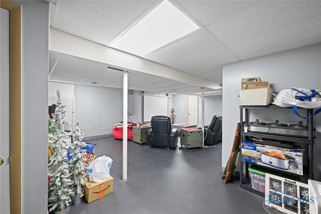 2328 Stonybrook Boulevard, Sylvania, Ohio image 37
