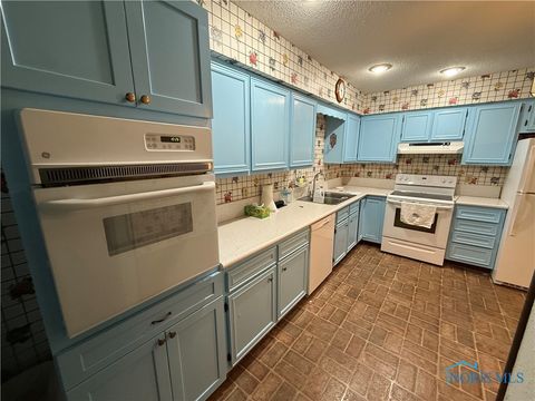 Tiny photo for 6636 Kingsbridge Drive #4, Sylvania, OH 43560 (MLS # 6136236)