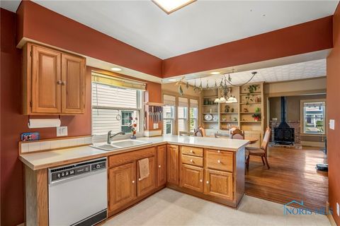 Tiny photo for 206 Colony Road, Rossford, OH 43460 (MLS # 6136914)