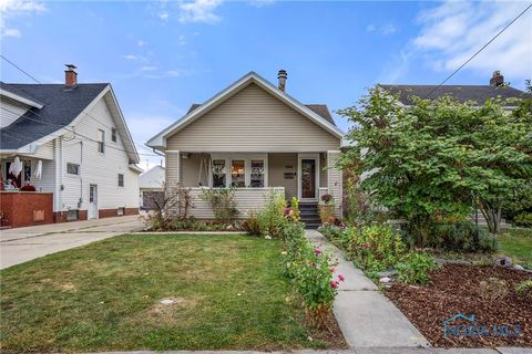 Photo of 206 Colony Road, Rossford, OH 43460 (MLS # 6136914)