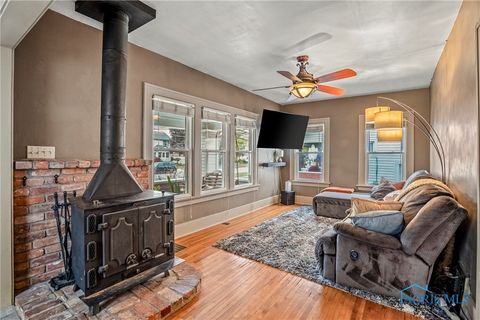Tiny photo for 206 Colony Road, Rossford, OH 43460 (MLS # 6136914)