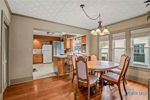 Tiny photo for 206 Colony Road, Rossford, OH 43460 (MLS # 6136914)