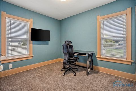 Tiny photo for 206 Colony Road, Rossford, OH 43460 (MLS # 6136914)