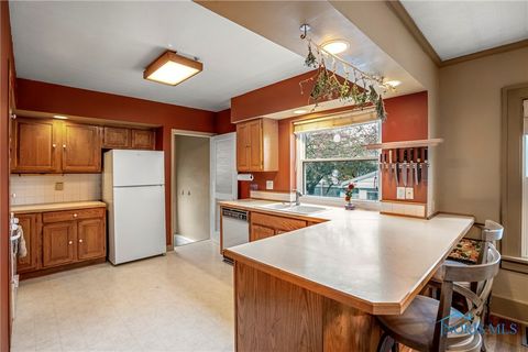 Tiny photo for 206 Colony Road, Rossford, OH 43460 (MLS # 6136914)