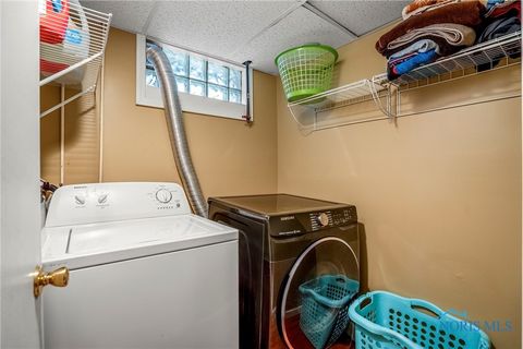 Tiny photo for 206 Colony Road, Rossford, OH 43460 (MLS # 6136914)