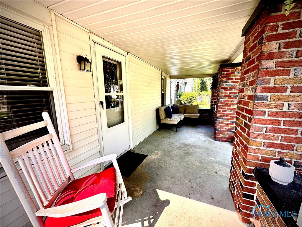 6711 Long Street