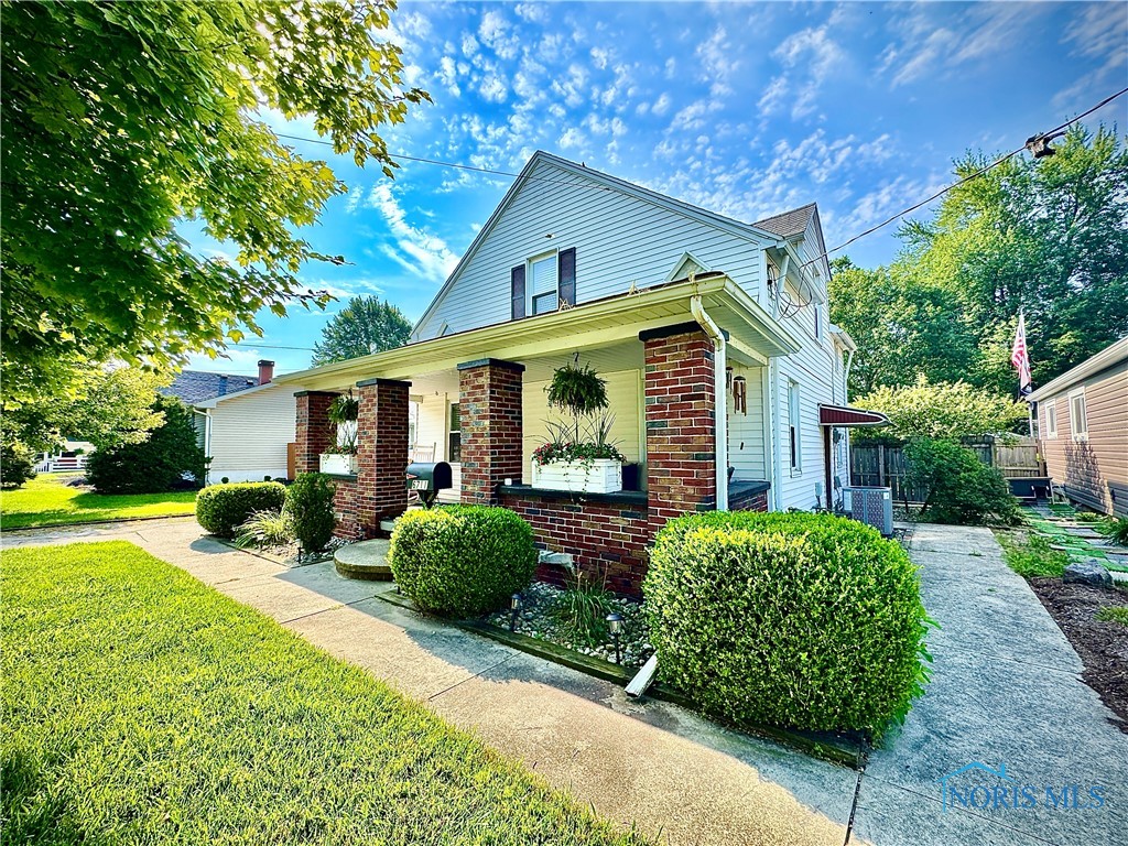 6711 Long Street