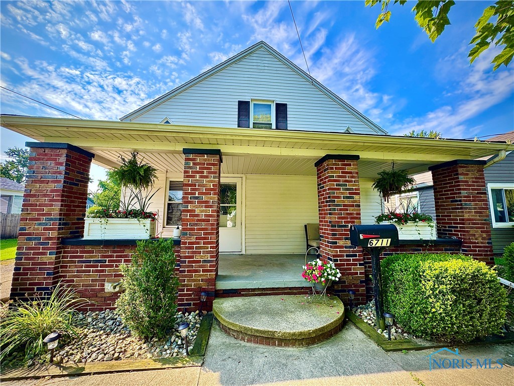 6711 Long Street