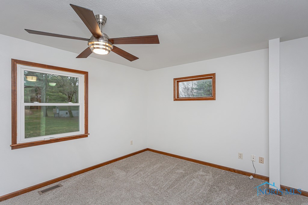 8226 Woodbrier Lane, Grand Rapids, Ohio image 19