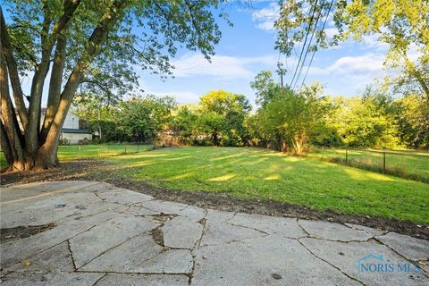 Tiny photo for 552 Wyman Street, Toledo, OH 43609 (MLS # 6136671)