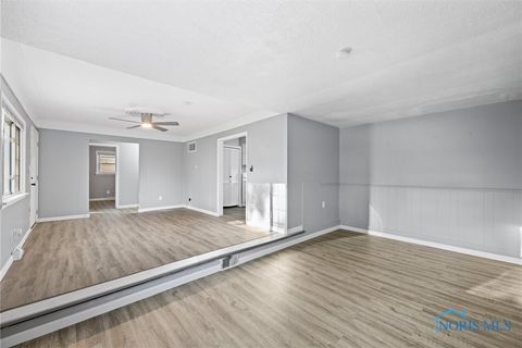 Tiny photo for 552 Wyman Street, Toledo, OH 43609 (MLS # 6136671)