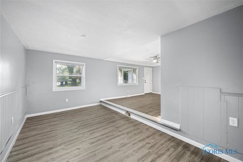 Tiny photo for 552 Wyman Street, Toledo, OH 43609 (MLS # 6136671)