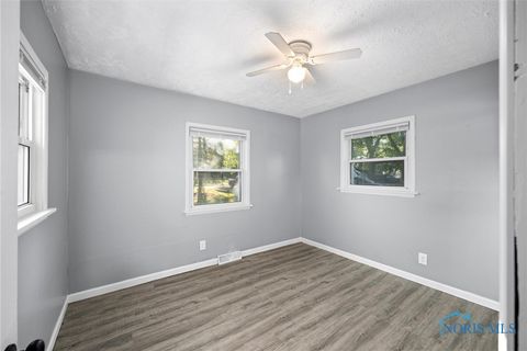 Tiny photo for 552 Wyman Street, Toledo, OH 43609 (MLS # 6136671)