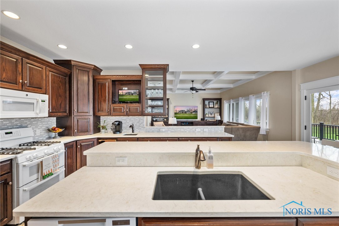 5839 Watermill Court, Monclova, Ohio image 8