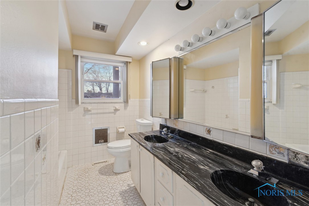 4131 Merriweather Road, Toledo, Ohio image 23