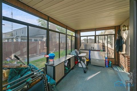 Tiny photo for 2214 Angel Avenue, Toledo, OH 43611 (MLS # 6136752)