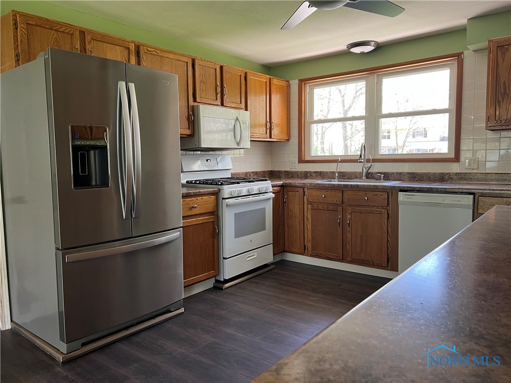 112 Oak Meadows Drive, Bryan, Ohio image 4