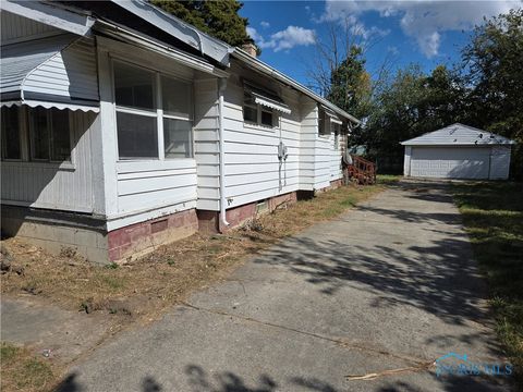 Tiny photo for 3150 Doyle Street, Toledo, OH 43608 (MLS # 6136944)