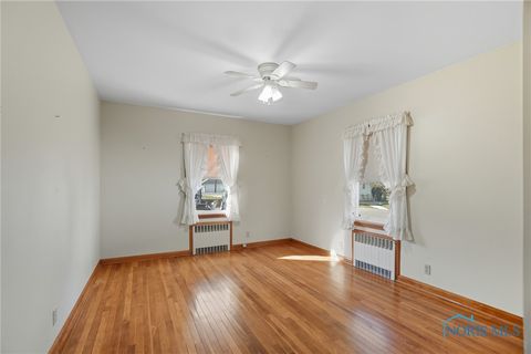 Tiny photo for 603 N Vine Street, Fostoria, OH 44830 (MLS # 6136809)