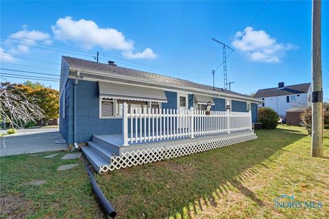 Tiny photo for 603 N Vine Street, Fostoria, OH 44830 (MLS # 6136809)