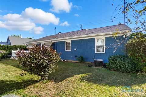 Tiny photo for 603 N Vine Street, Fostoria, OH 44830 (MLS # 6136809)
