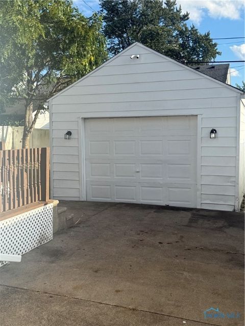 Tiny photo for 741 Cloverdale Road, Toledo, OH 43612 (MLS # 6136421)