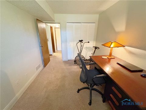 Tiny photo for 614 Pasteur Avenue, Bowling Green, OH 43402 (MLS # 6136984)