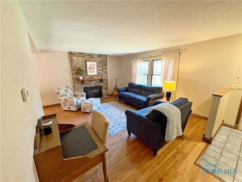 Tiny photo for 614 Pasteur Avenue, Bowling Green, OH 43402 (MLS # 6136984)