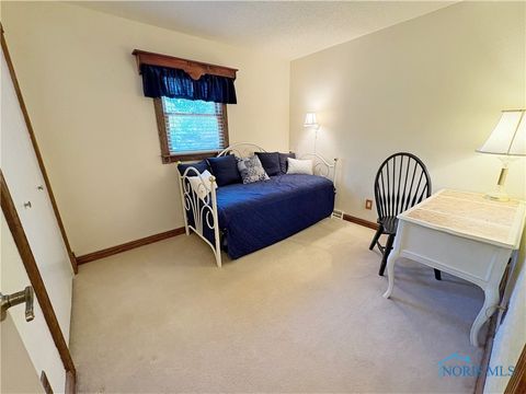 Tiny photo for 614 Pasteur Avenue, Bowling Green, OH 43402 (MLS # 6136984)